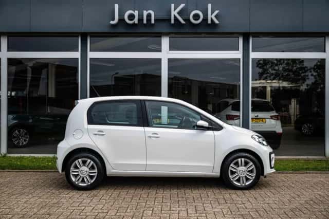 Volkswagen Up! (2019) thumbnail 6