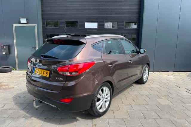 Hyundai ix35 (2010) thumbnail 2