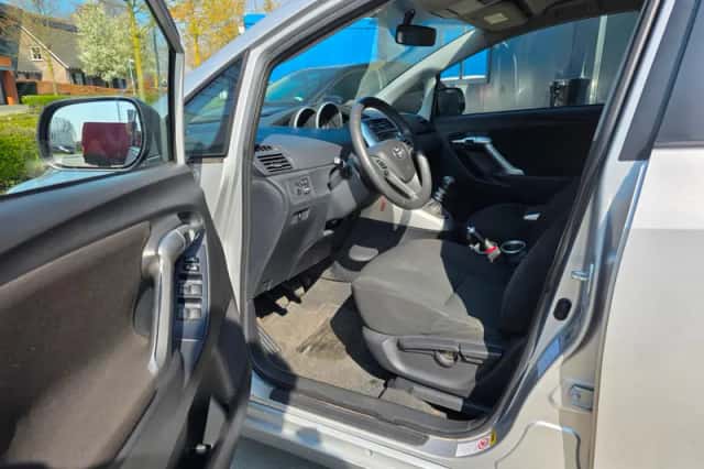 Toyota Verso (2012) thumbnail 3