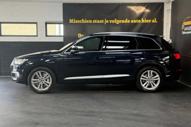 Audi Q7 (2016) thumbnail 3