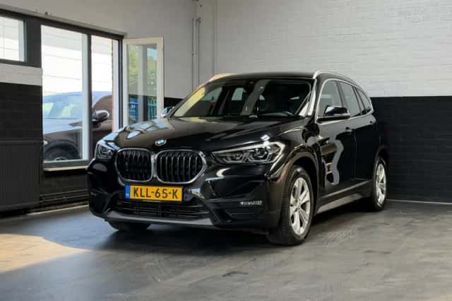 BMW X1 (2021) thumbnail 2