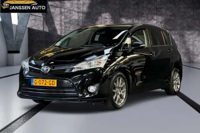 Toyota Verso (2013) thumbnail 1