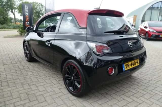 Opel Adam (2017) thumbnail 3