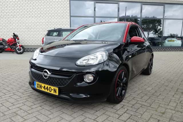 Opel Adam (2017) thumbnail 3
