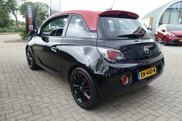 Opel Adam (2017) thumbnail 4