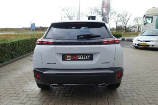 Peugeot 2008 (2008) thumbnail 4