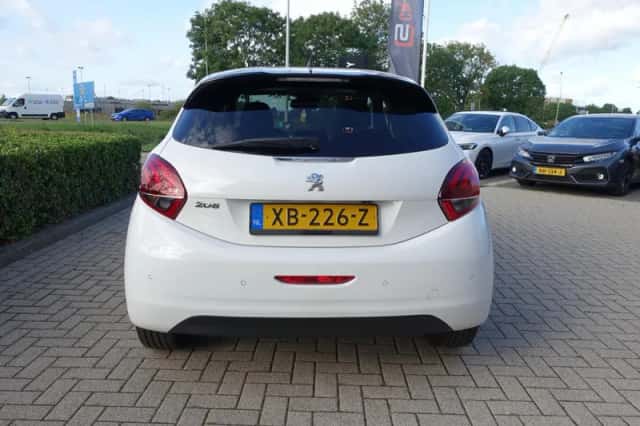 Peugeot 208 (2018) thumbnail 5