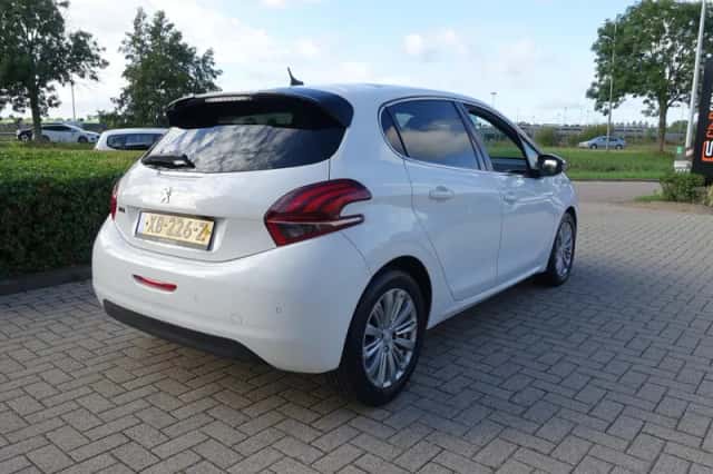 Peugeot 208 (2018) thumbnail 6