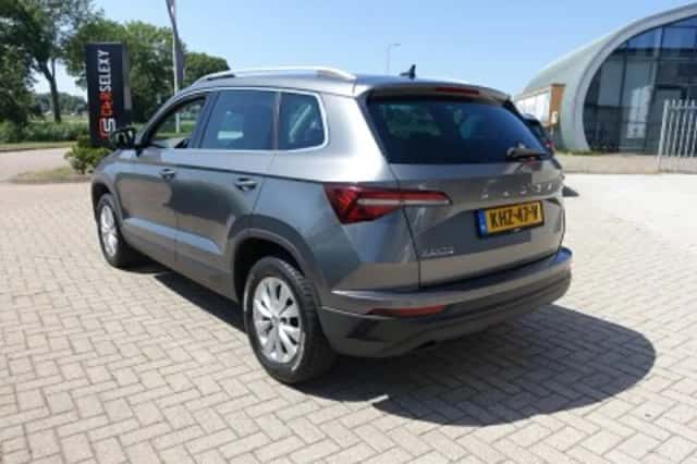 Škoda Karoq (2023) thumbnail 3