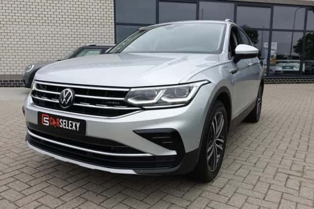 Volkswagen Tiguan (2023) thumbnail 3