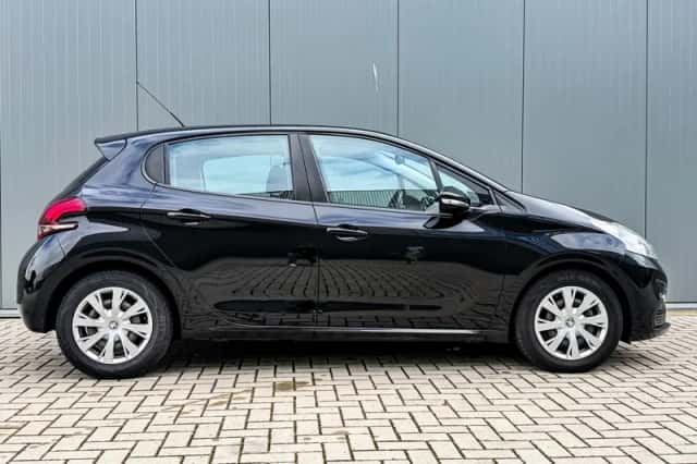 Peugeot 208 (2018) thumbnail 2
