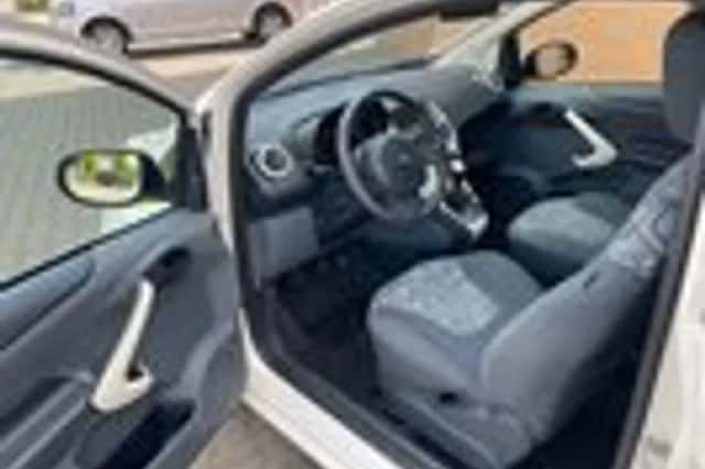 Ford Ka (2012) thumbnail 10
