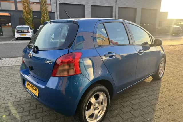 Toyota Yaris (2008) thumbnail 4