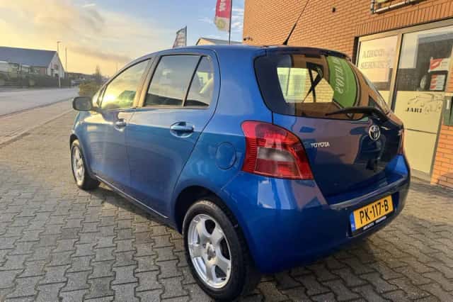 Toyota Yaris (2008) thumbnail 6