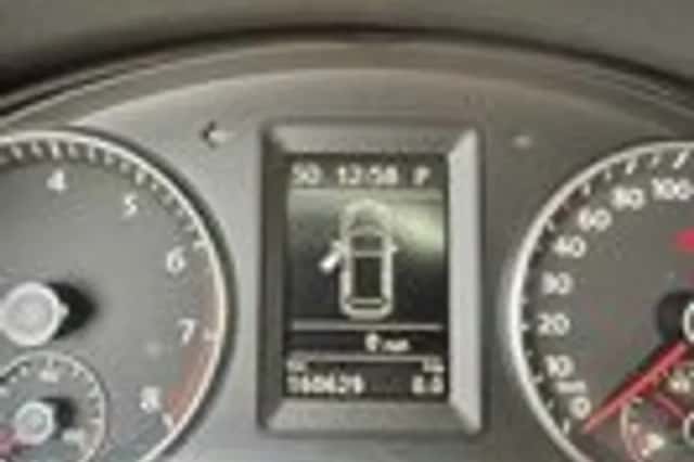 Volkswagen Golf (2011) thumbnail 15
