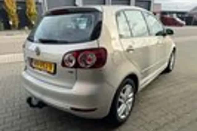 Volkswagen Golf (2011) thumbnail 4