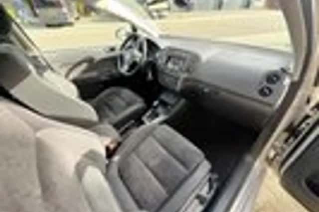 Volkswagen Golf (2011) thumbnail 10