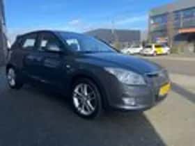 Hyundai i30 thumbnail 2