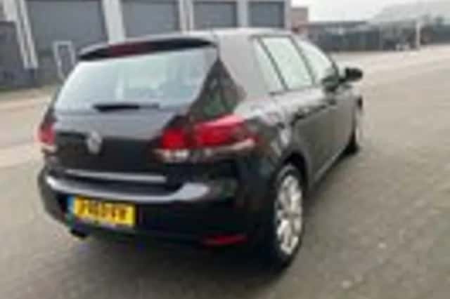 Volkswagen Golf (2009) thumbnail 3
