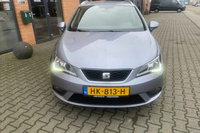 SEAT Ibiza (2015) thumbnail 2