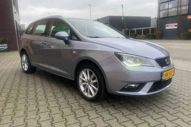 SEAT Ibiza (2015) thumbnail 3