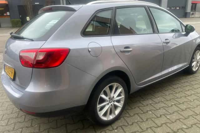 SEAT Ibiza (2015) thumbnail 4