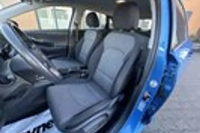 Hyundai i30 (2018) thumbnail 8