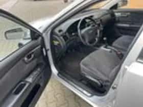 Kia Magentis thumbnail 8