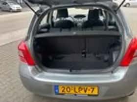 Toyota Yaris thumbnail 12