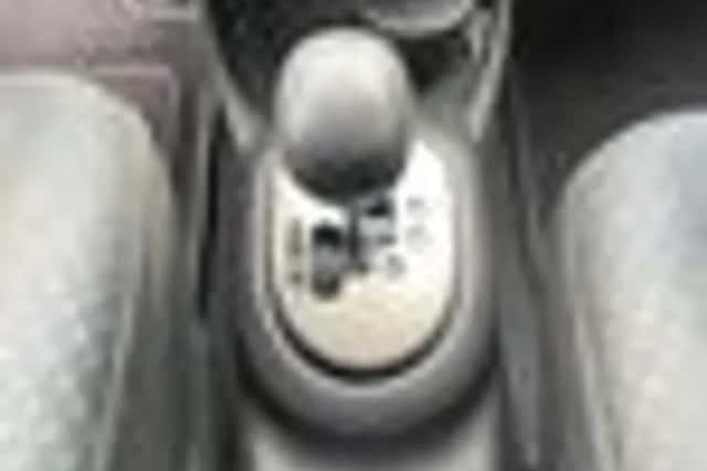 Toyota Yaris (2010) thumbnail 17