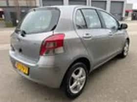Toyota Yaris (2010) thumbnail 5