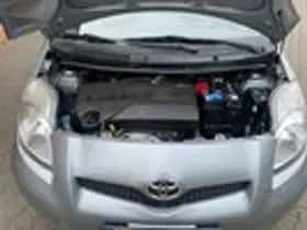 Toyota Yaris thumbnail 7