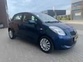 Toyota Yaris thumbnail 2