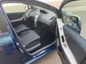 Toyota Yaris thumbnail 7