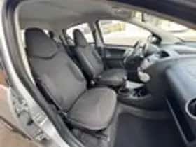Peugeot 107 (2013) thumbnail 10