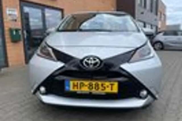 Toyota Aygo (2015) thumbnail 2