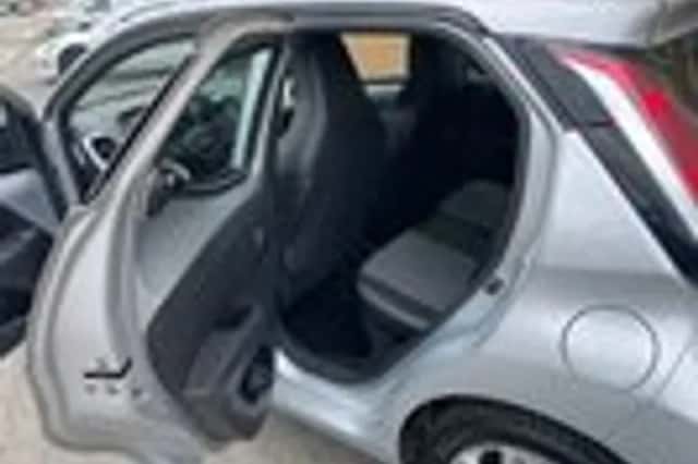 Toyota Aygo (2015) thumbnail 8
