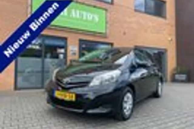 Toyota Yaris (2013) thumbnail 1