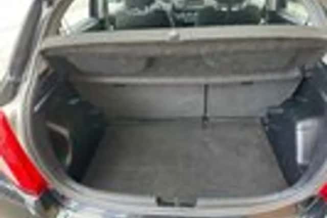Toyota Yaris (2013) thumbnail 15