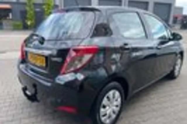 Toyota Yaris (2013) thumbnail 4