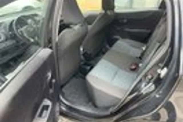 Toyota Yaris (2013) thumbnail 9