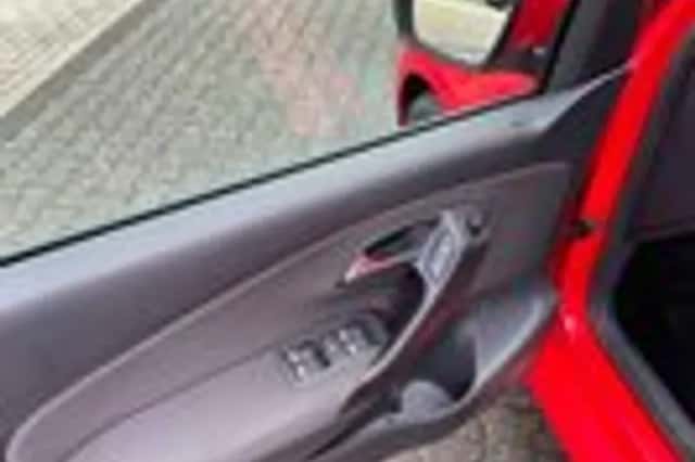 Volkswagen Polo (2010) thumbnail 13