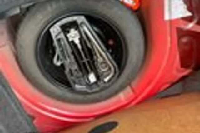Volkswagen Polo (2010) thumbnail 23