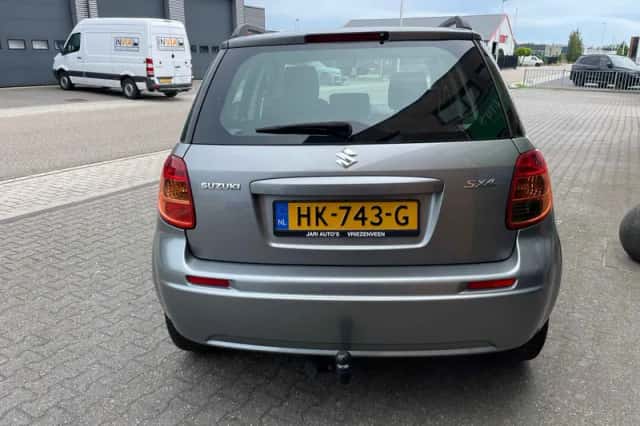 Suzuki SX4 (2010) thumbnail 6