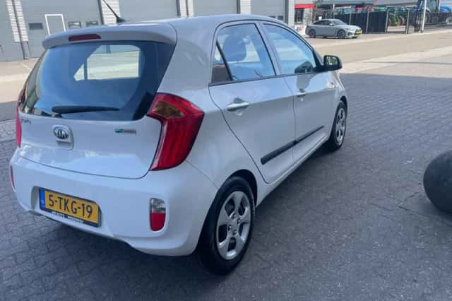 Kia Picanto (2014) thumbnail 4