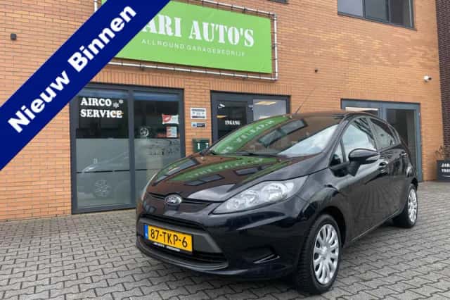 Ford Fiesta (2012) thumbnail 1
