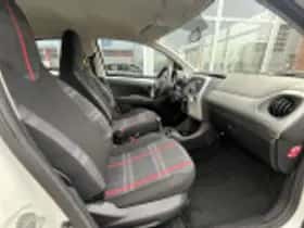 Peugeot 108 (2014) thumbnail 68