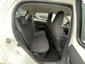 Peugeot 108 (2014) thumbnail 69