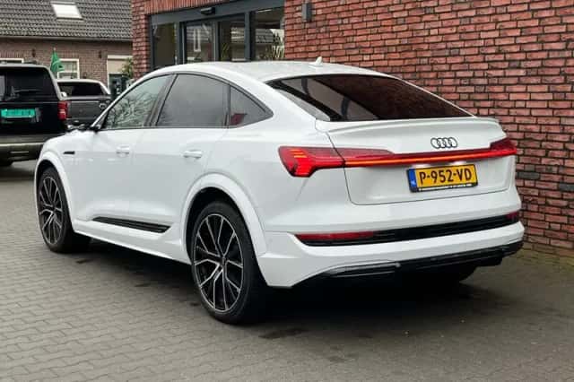 Audi e-tron (2020) thumbnail 3