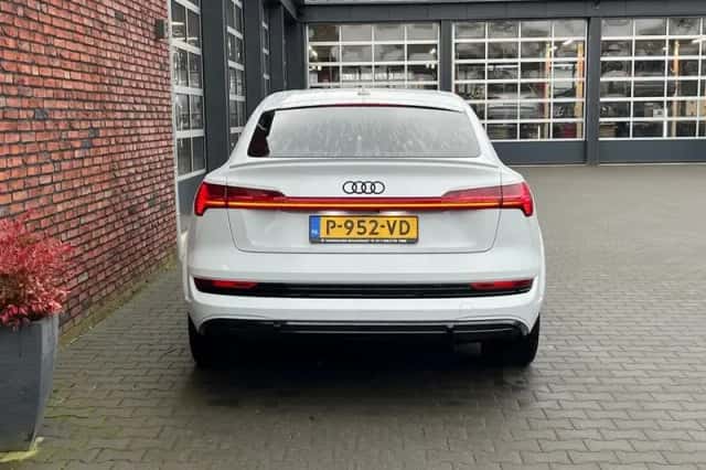 Audi e-tron (2020) thumbnail 4